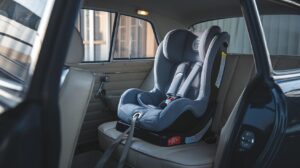 Jakie są zasady dotyczące przewozu dzieci w samochodzie? 12 Jakie są zasady dotyczące przewozu dzieci w samochodzie?