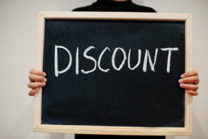 Jakie są koszty kursu nauki jazdy i czy można zaoszczędzić? 10 obnizka